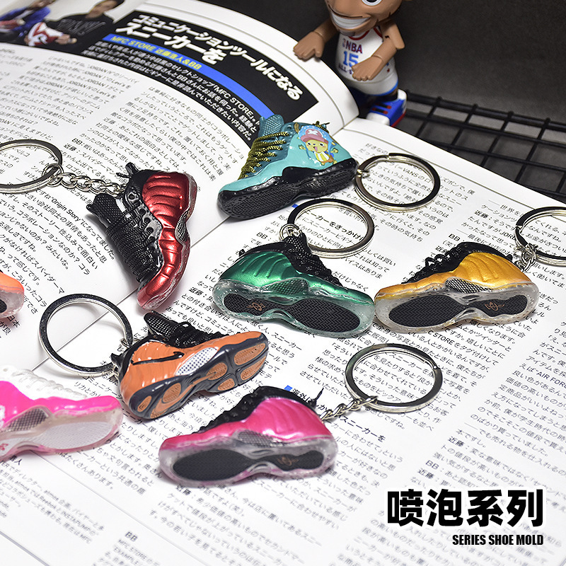 High quality 3D sneaker keychain more than 2000 designs air jordan1 yeezy AJ4 mini shoes keychain with box can customized