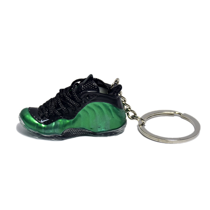 High quality 3D sneaker keychain more than 2000 designs air jordan1 yeezy AJ4 mini shoes keychain with box can customized