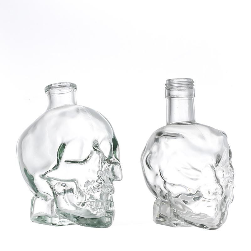 New 80 ml 150ml 200ml 350ml Skull Decanter Lead-free Glass Skull Prop Bottle Whiskey Bottle With Cork Stopper