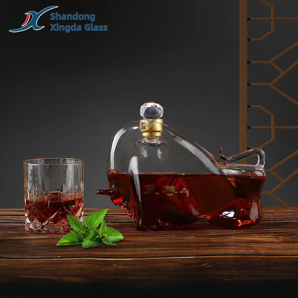 Customize 500Ml 1000Ml 1500Ml Animal Bull Shaped Borosilicate Clear Glass Decanter Factory For Alcohol