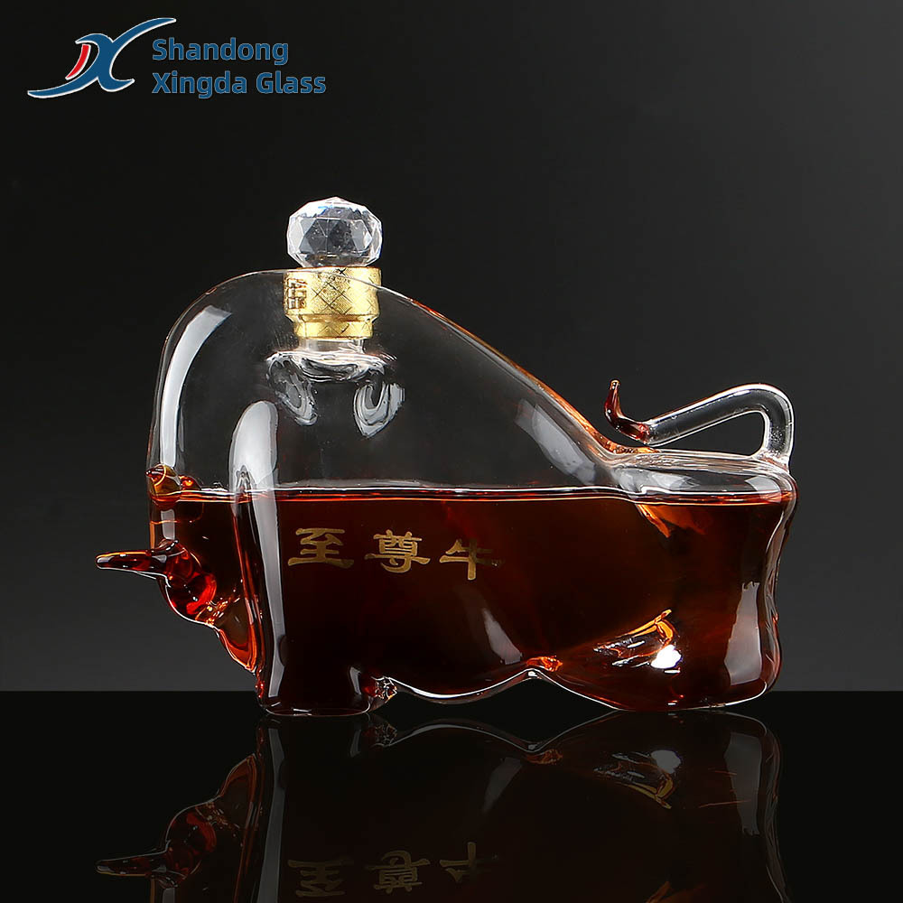 Customize 500Ml 1000Ml 1500Ml Animal Bull Shaped Borosilicate Clear Glass Decanter Factory For Alcohol