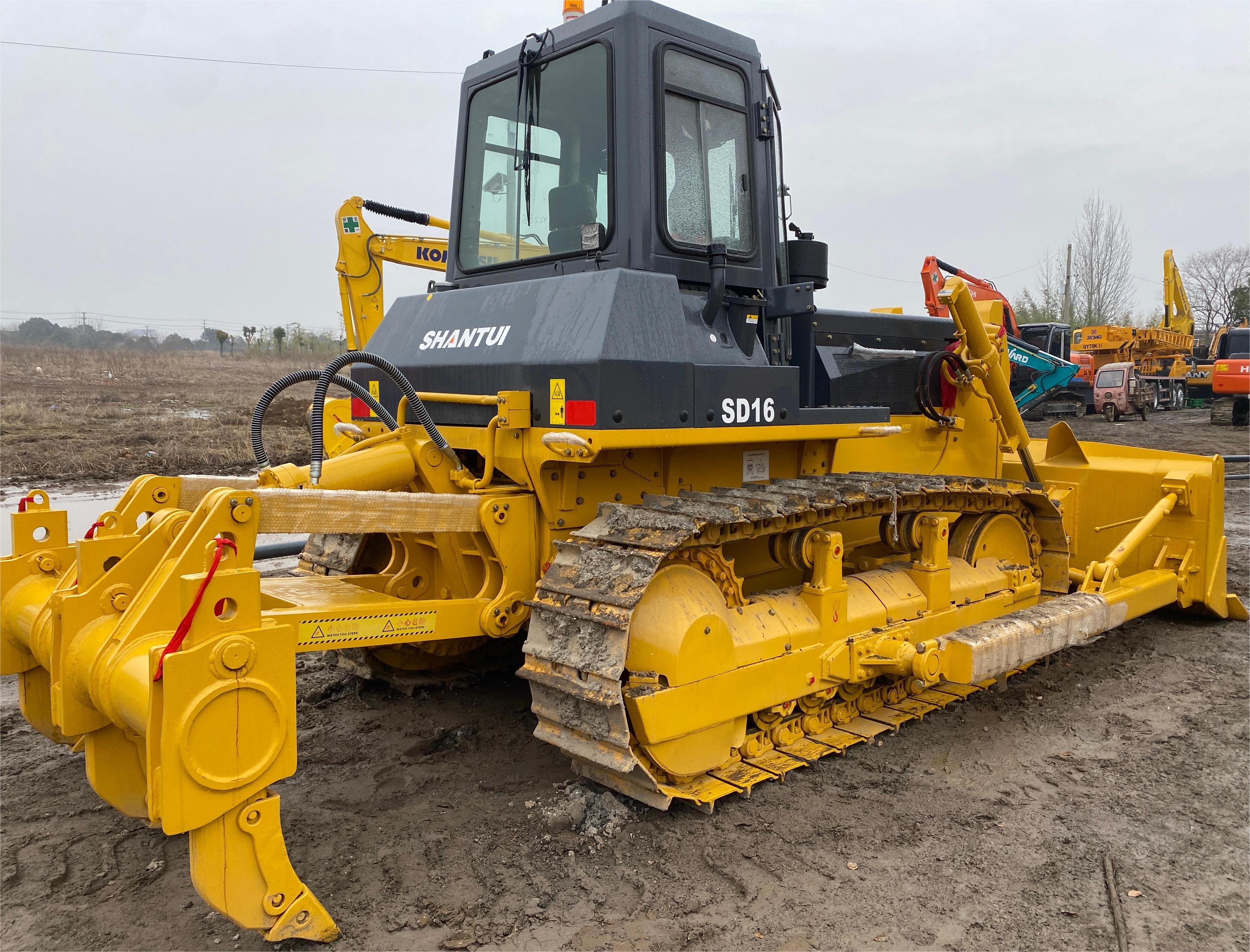 Low Price 17ton  Small and medium-sized   Used Shantui  SD16   Crawler Bulldozer  Dozer    for  bulldozing