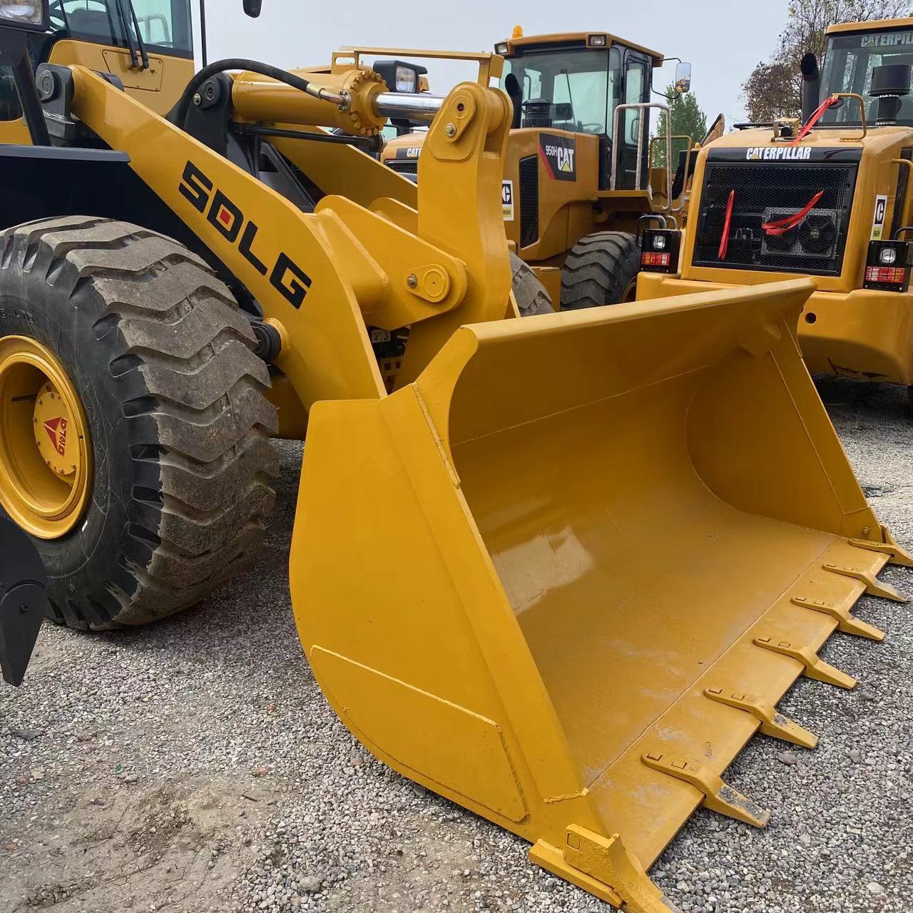 Hot used front loaders 5t Lingong LG956L big sized wheel bucket truck loading and unloading SDLG machinery