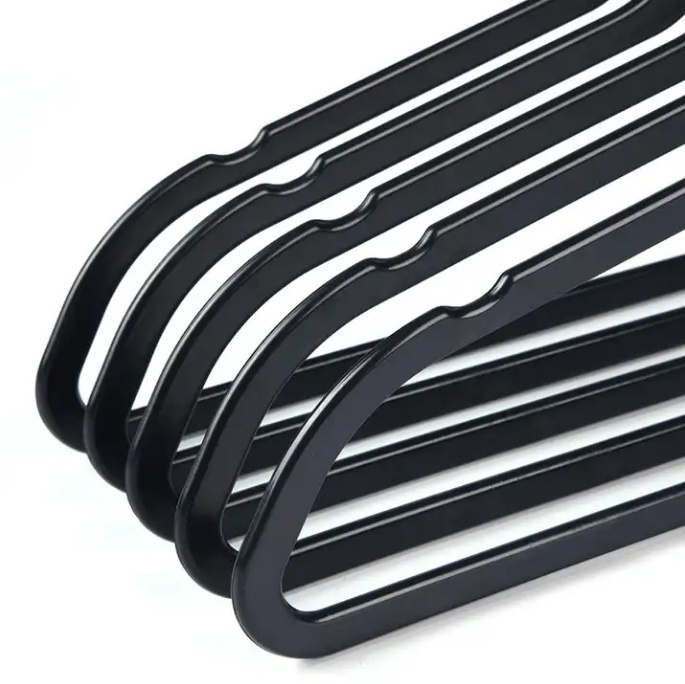 Safety durable plastic clothes hangers heavy duty high quality ultra thin plastic hangers