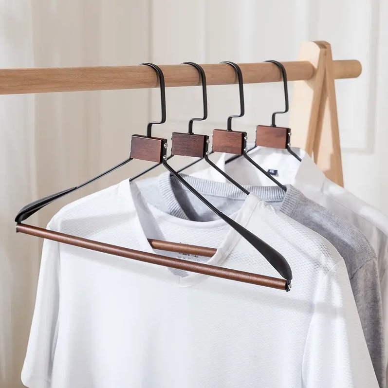 Modern household heavy duty hangers wholesale metal wide shoulder coat hangers