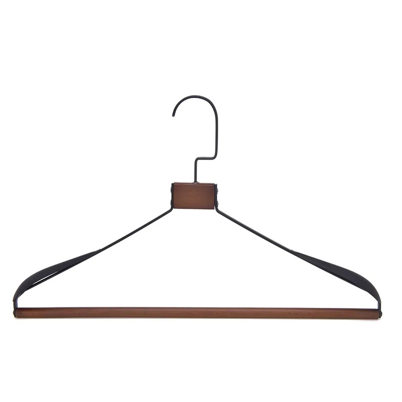 Modern household heavy duty hangers wholesale metal wide shoulder coat hangers