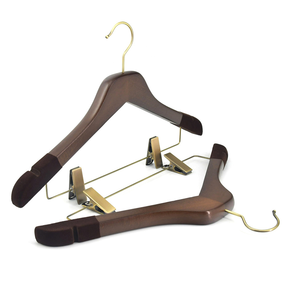 Custom Logo Luxury Velvet Shoulder Hotel Wood Coat Suits Hangers for Closet