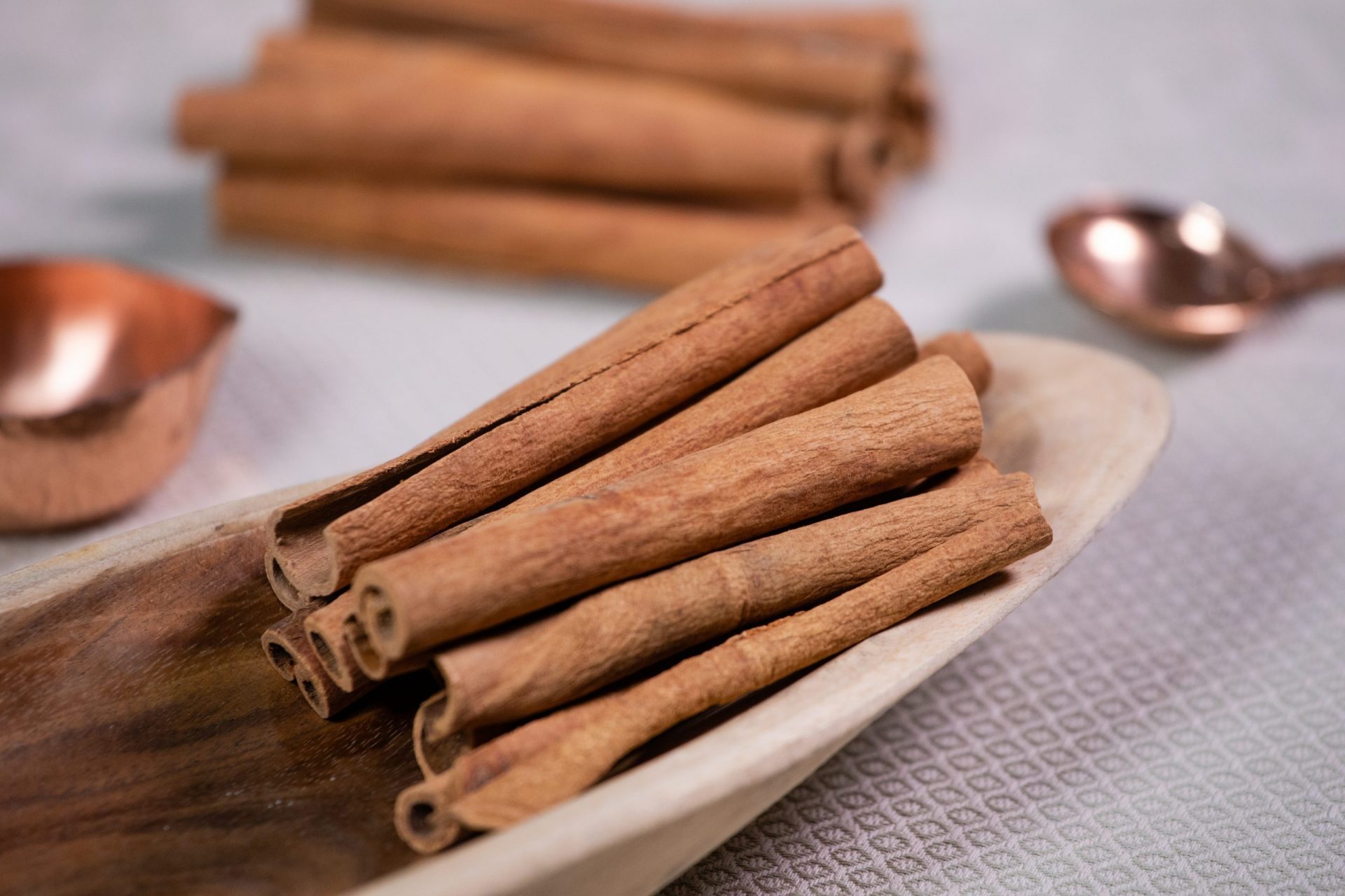 Wholesale Factory Supply Price China Spices High Quality Cassia Cinnamon Rolls Cinnamon Sticks Vietnam Manufacturer