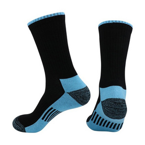 Comfortable Hot Sale 2023 Cotton Men Socks Outdoor Sports Wear Sports Socks In Multi Colors