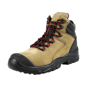 Slip-Resistant and Insulated Safety Boots in Cold Work Settings