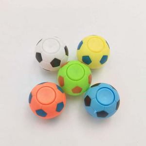 Hot Sales Mini Finger Football Hand Spinner Stress Ball Spinning Football Spin Football Kid Fidget Spinner Ball