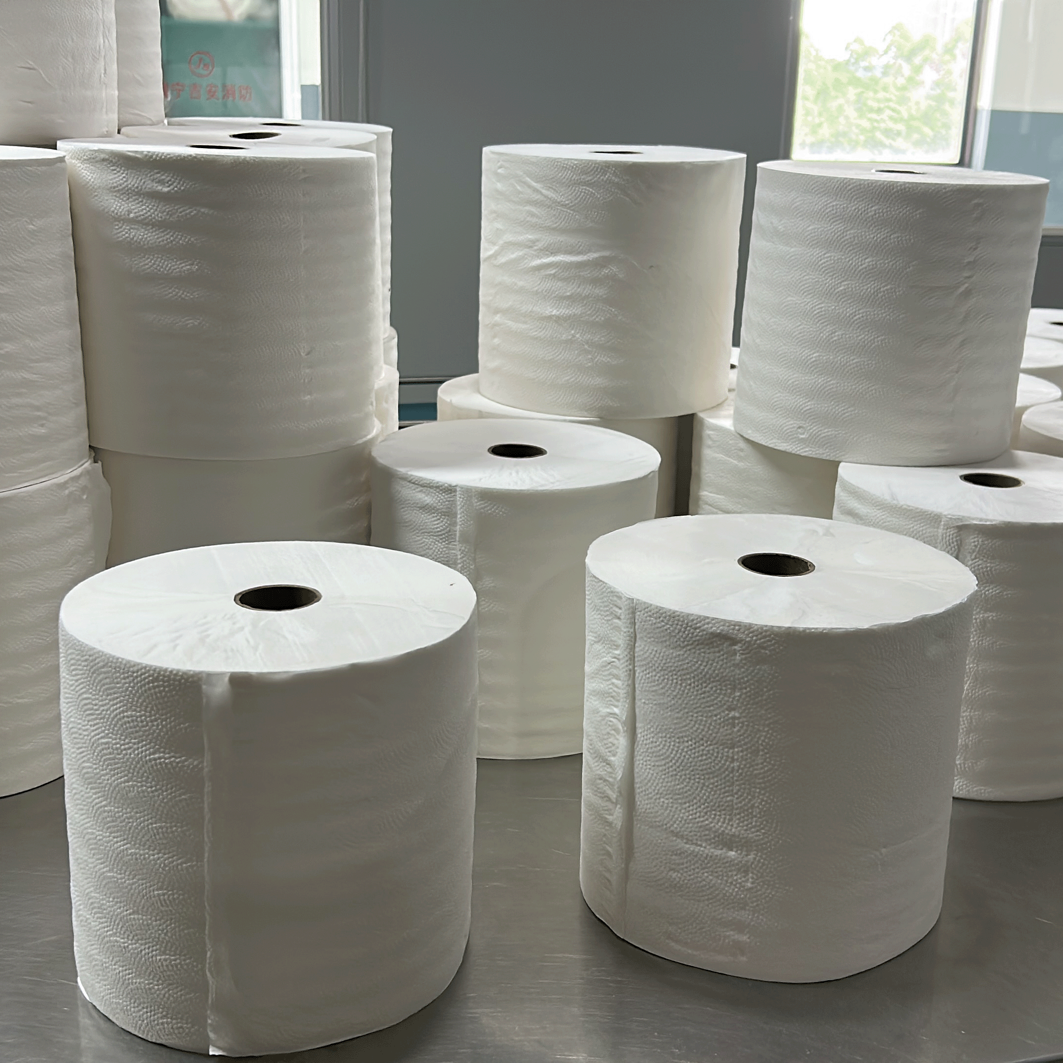 Wholesale Customized Commercial Jumbo Paper Towel Rolls 2 Ply Toilet Tissues Virgin Wood Pulp Hand Paper Towel Large Roll Paper