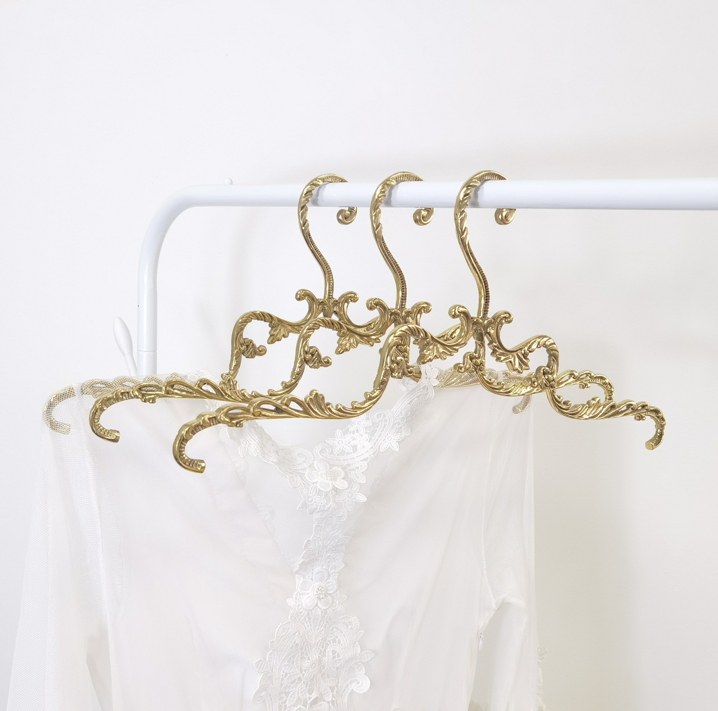 Manufacturer High Quality wholesale Custom luxury vintage dress hanger wedding brass bridal metal hangers