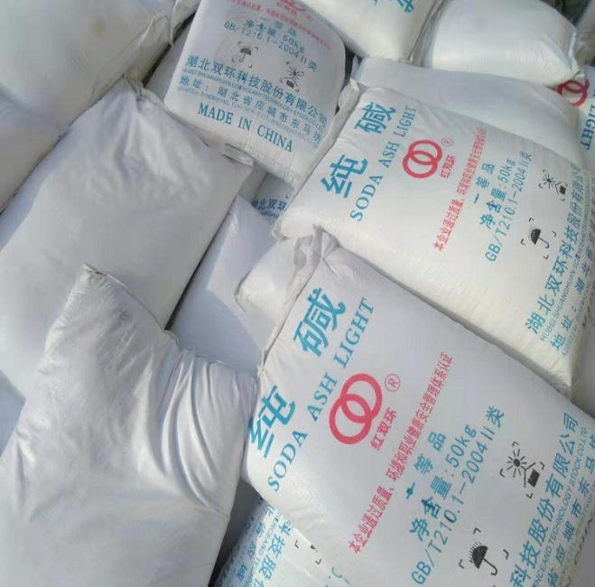 CAS 497-19-8 Sodium Carbonate Soda Ash Light / Dense For Glass