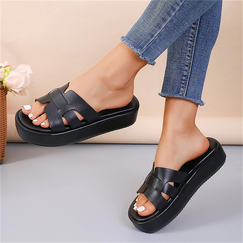 Large Size 36-43 Flat Thick Sole Sandals 2024 Summer New Fashion Vacation Comfortable Beach Slippers for Women