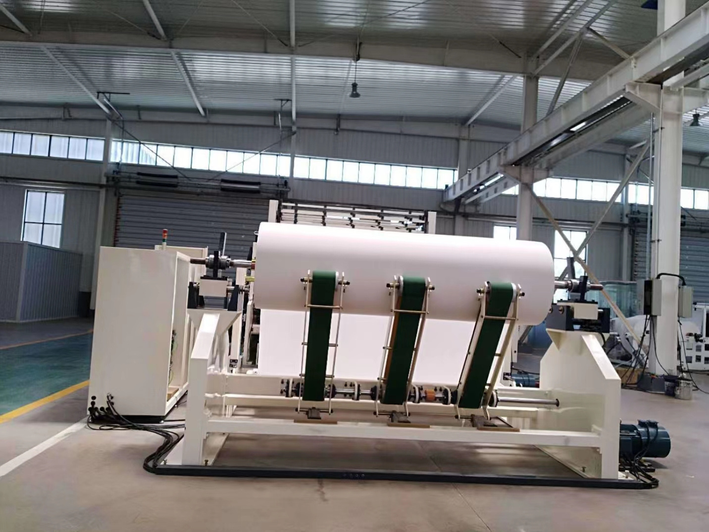 Fully automatic toilet paper processing machine 1880 rewinder automatic embossing roller punching knife