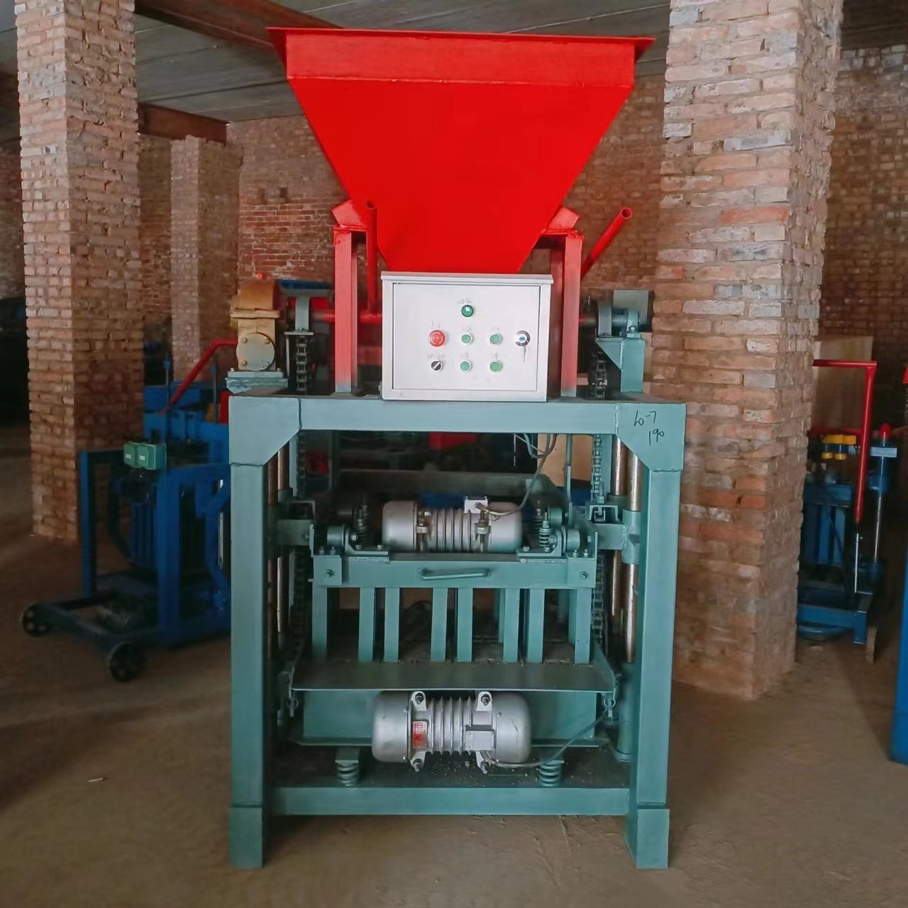 Machine for small business of brick making, paving block making machine for sale