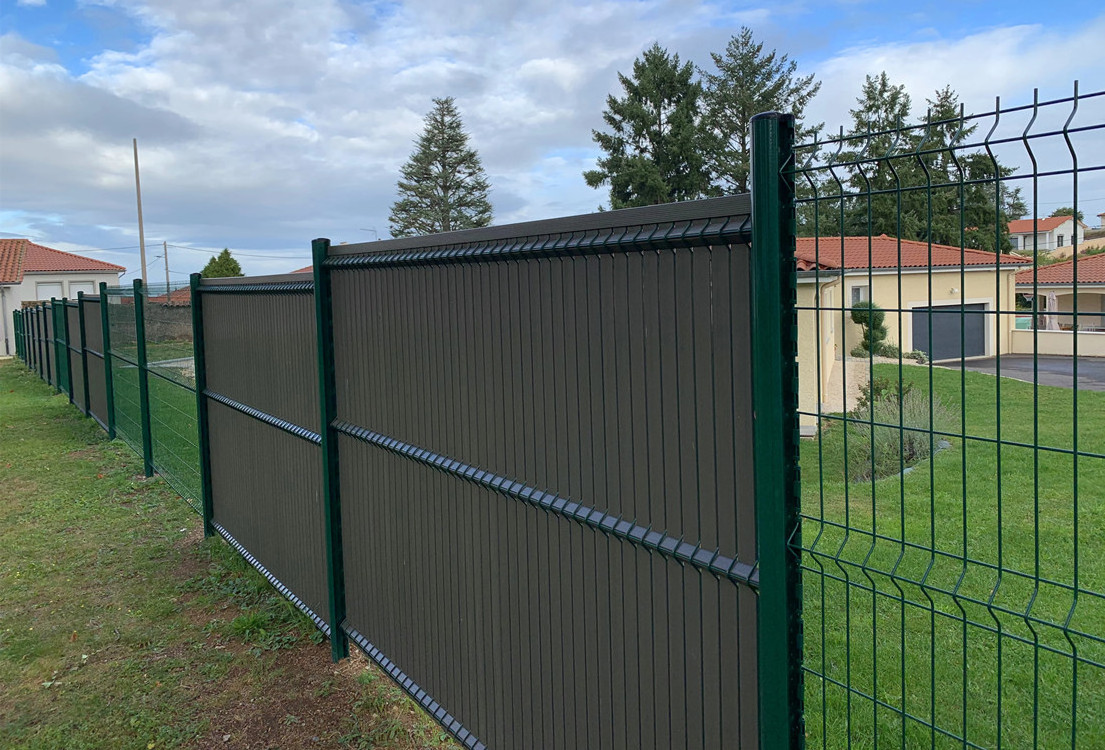 Classic Design Steel Wire Mesh Fence Easily Assembled Highway Fence Factory Supply Welded Wire Mesh Fence