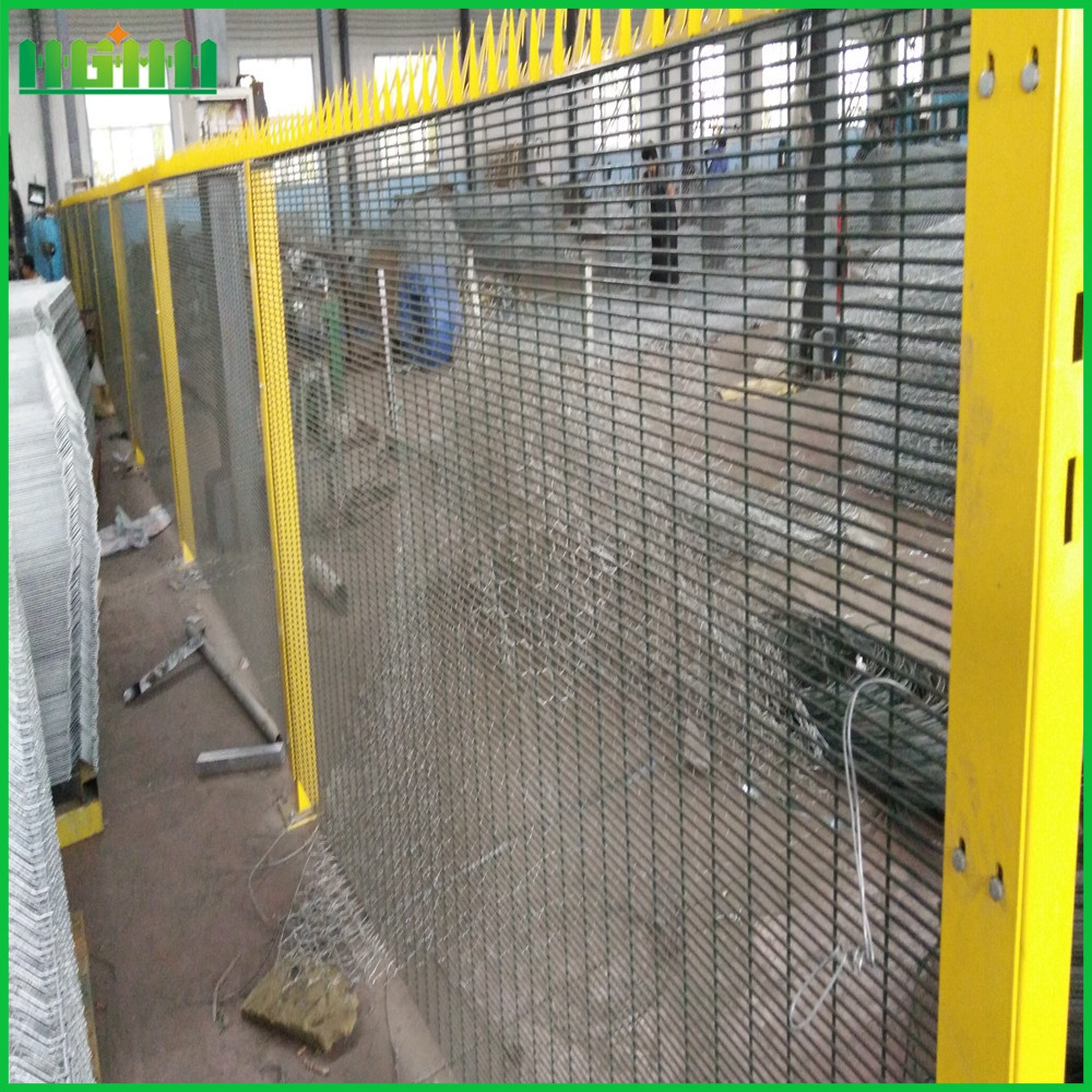 Factory Customized 358 Mesh Clear Vu Fencing Perimeter Security Fence Pool Fencing with Spikes