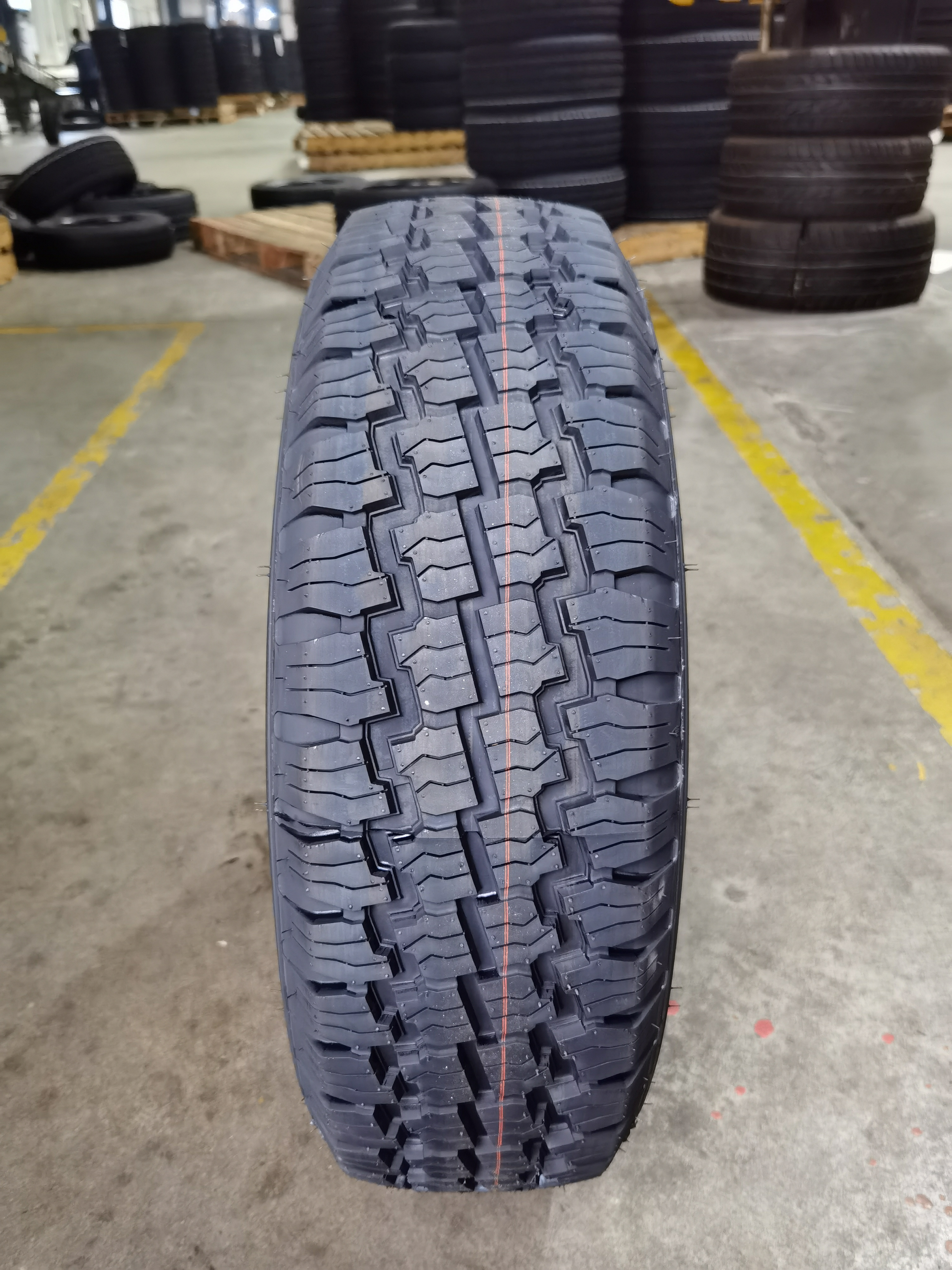 Wholesale All Season Summer Winter Car Tire 185/65r15 195/65r15225/50r17 225/55r17175/70r13 235/50r17 265/60r17