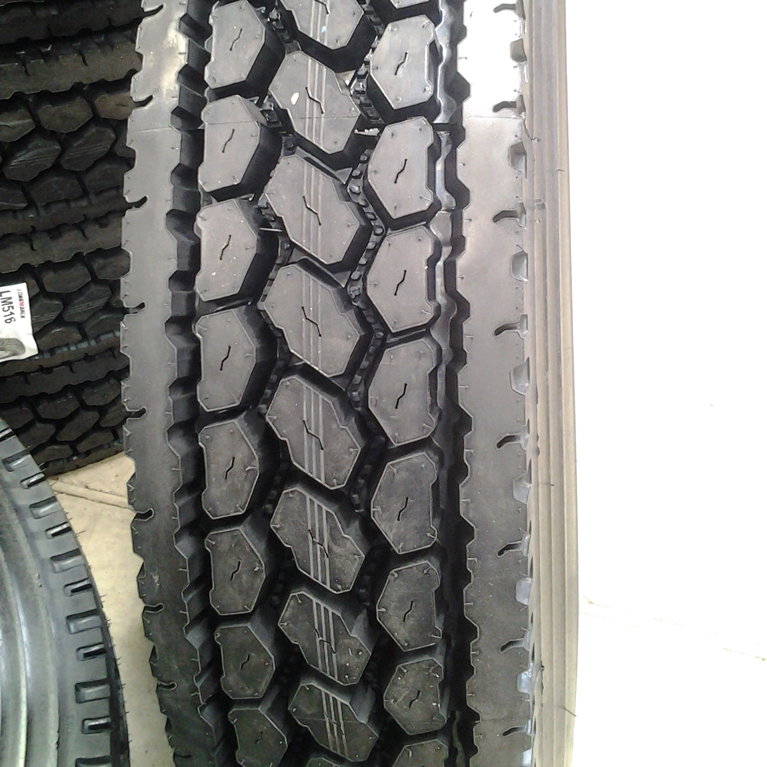 Premium brand truck tyres 13R22.5 315/80R22.5 good price for Africa longmarch  roadone double star