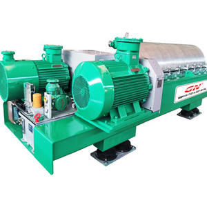 Decanter centrifuge for sludge dewatering