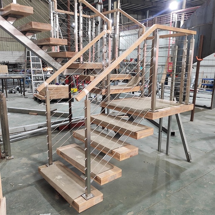 China Factory Seller Stainless Steel Column Cable Balustrade Stringer Staircase Red Oak Wood Tread Stair House Indoor