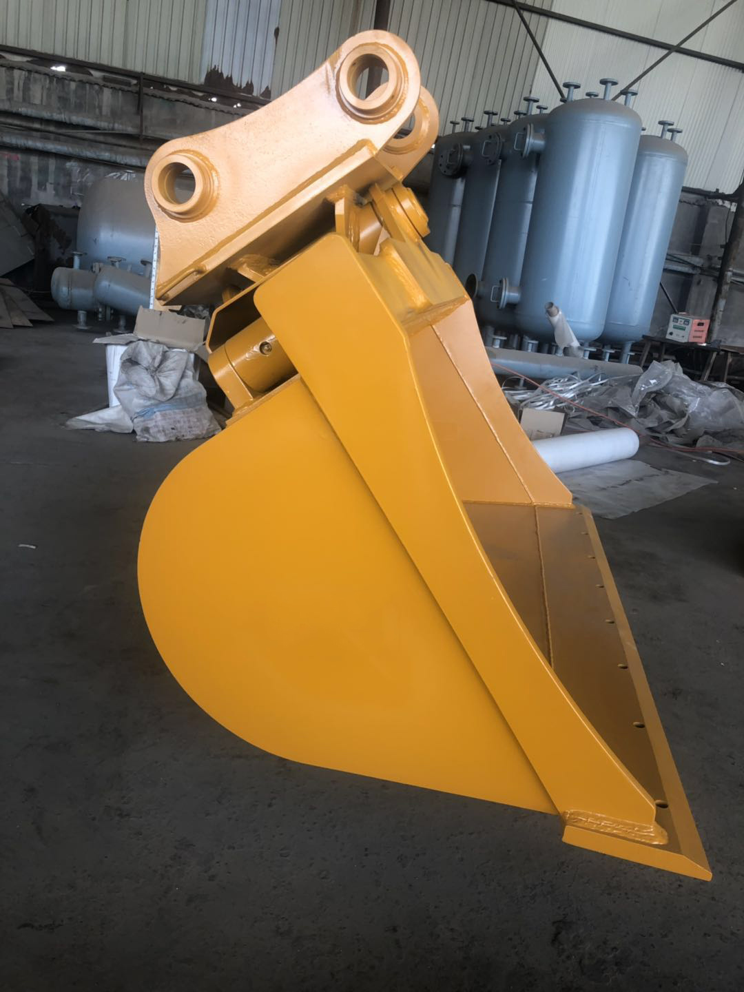 Tilting Bucket Rotating Bucket  mini excavator hydraulic 3-5 tons excavator bucket tilt attachment for sale