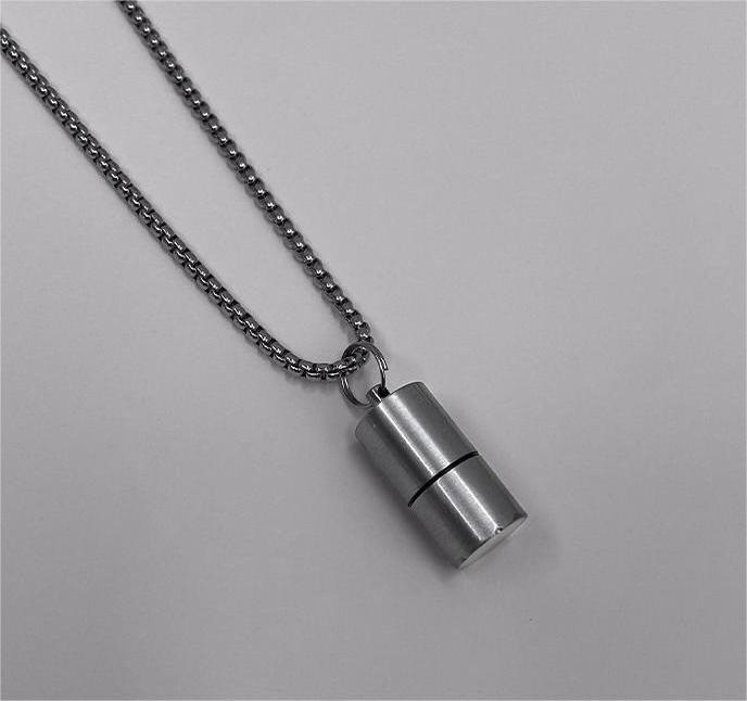 hot sales creative cool lighter necklace kerosene lighter custom logo lighters good gifts for wen and women