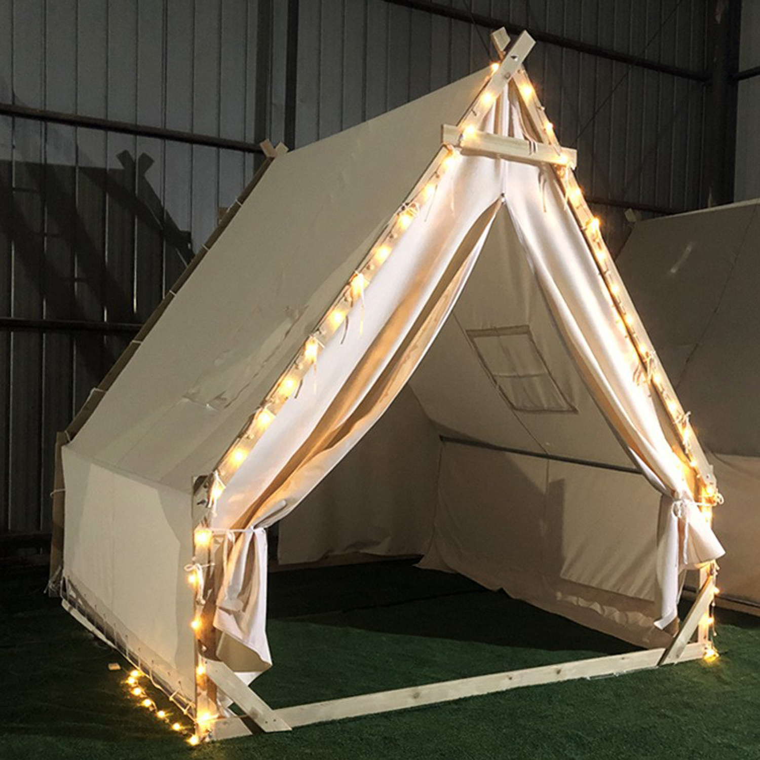 Outdoor Unique Glamping Luxury Tent Waterproof Yurt Triangular House Safari Hotel Restaurant Canvas Tent With Wooden Frame