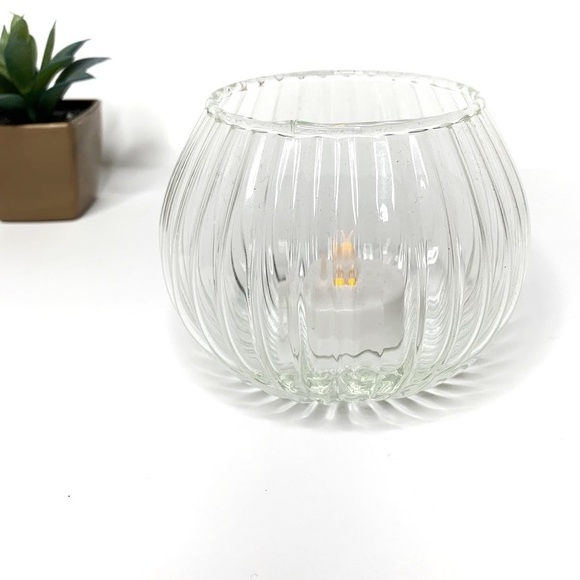 OEM Hand Blown Clear Borosilicate Ribbed Sphere Glass Gobe Tealight Candle Candlestick Holder for Home Decoration