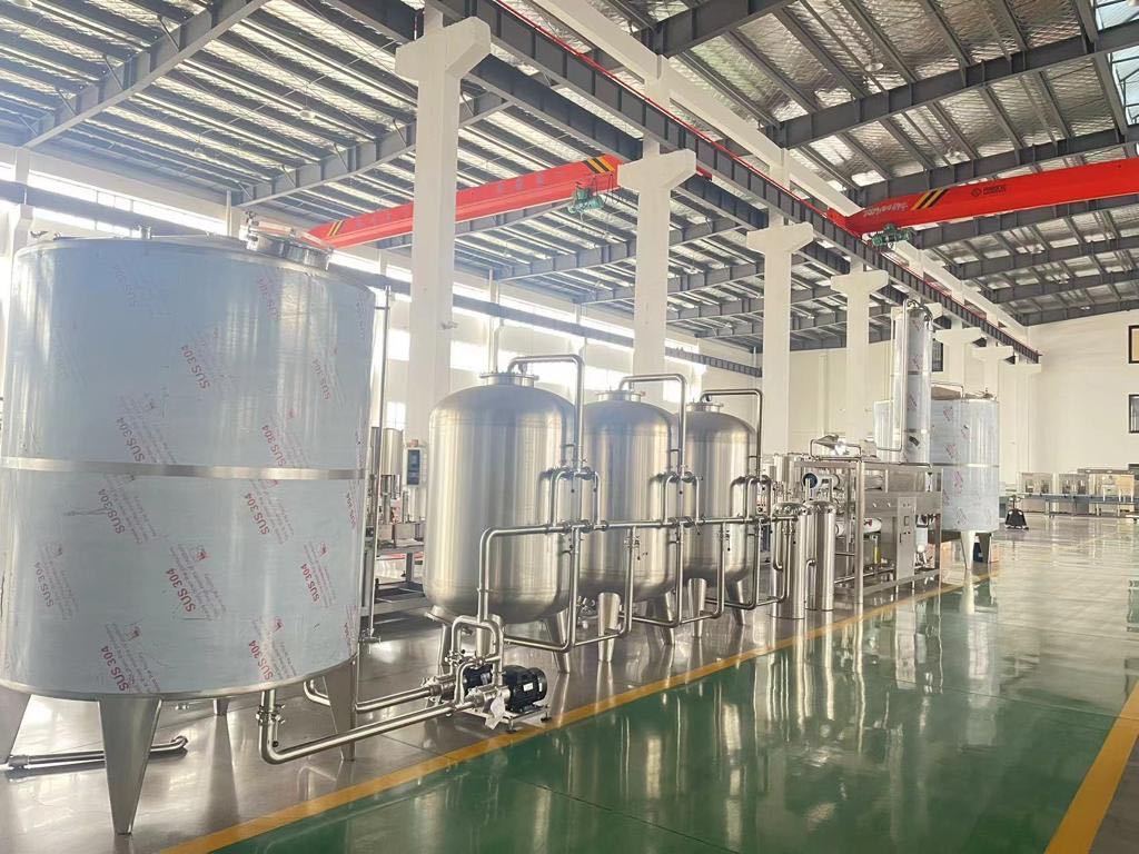 Complete Set Full Automatic PET Plastic Drinking Bottled Pure Mineral Water Filling Machine Bottling Production Line