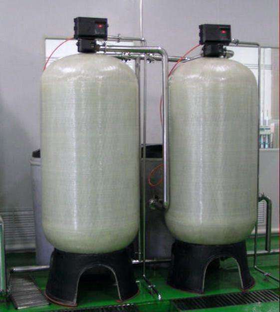 Auto water softener with brine tank for solar water heaters