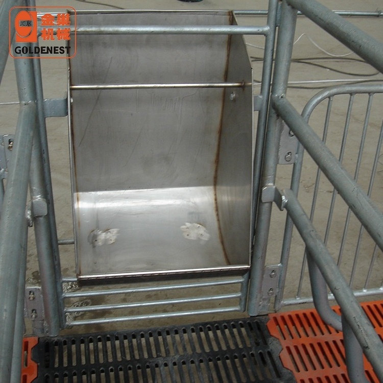 Pig farm equipment double or single farrowing crates used for sows