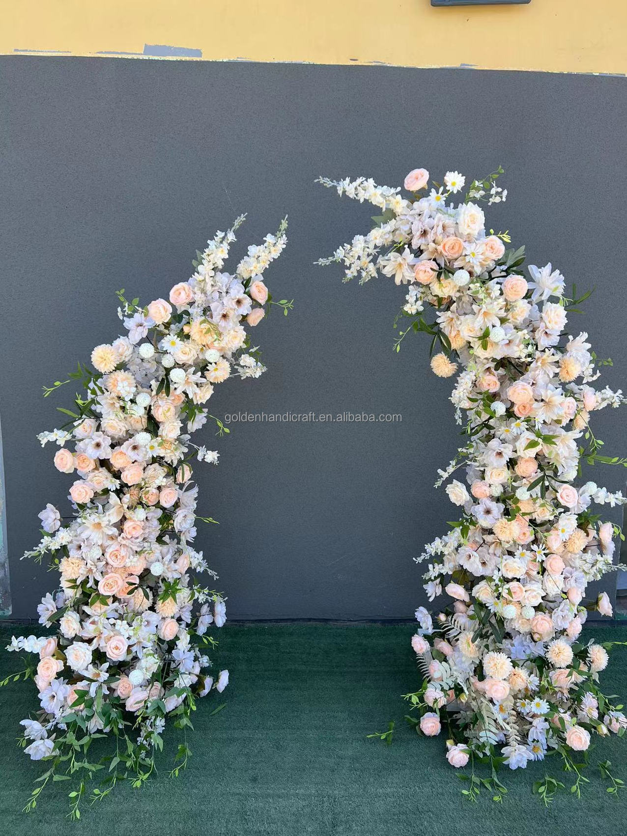 QSLH-632 Artificial Wedding Arch Flowers Stand Ox Horn Silk Floral Runner Wedding Flower Arch Flower Decoration For Wedding Arch