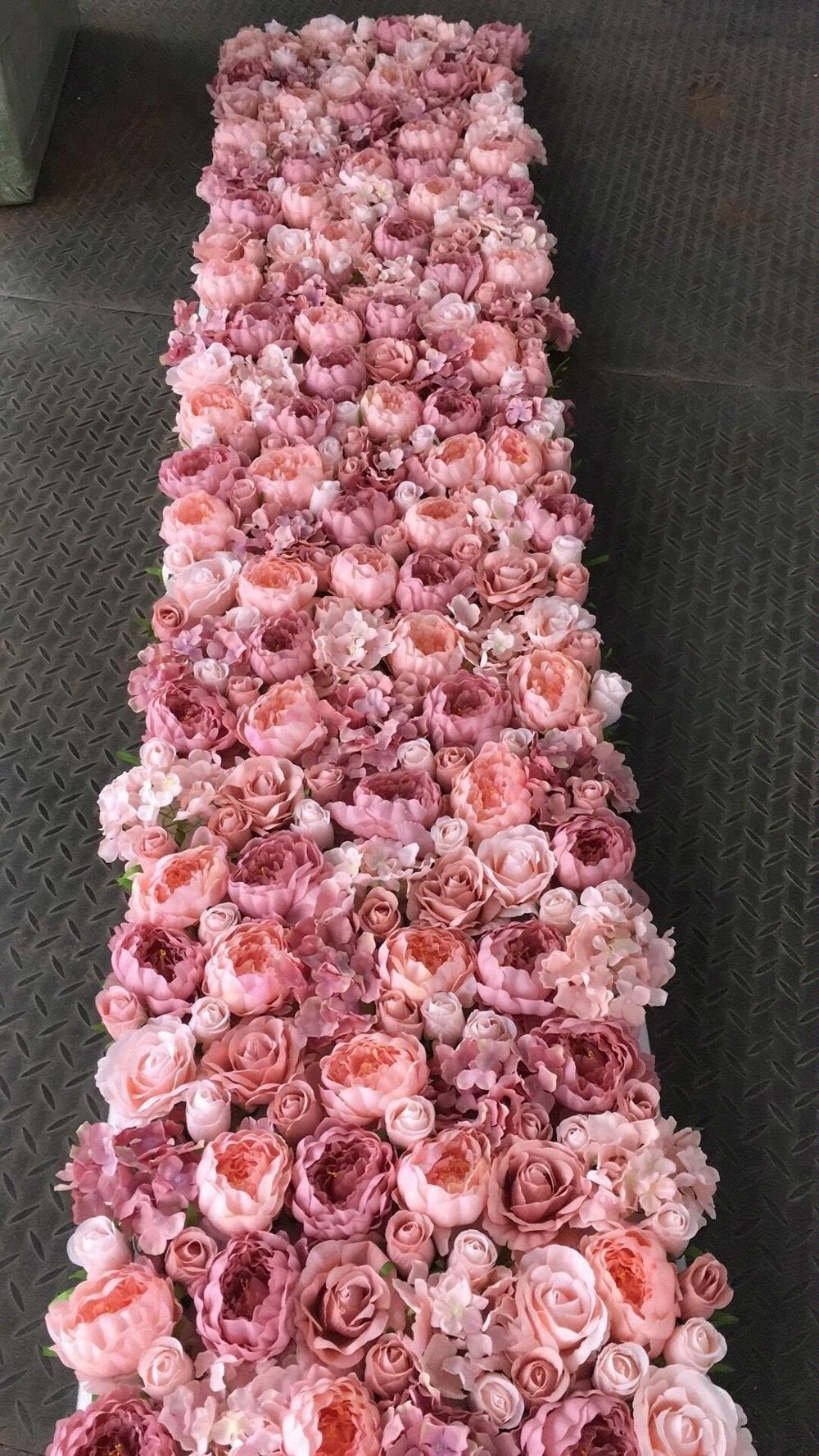 Customized Artificial Silk Wedding Roll Up Flower Wall Rose Backdrop