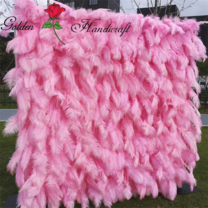 QSLH-K146 Hot Selling Pink Feather Wall Wedding Flower Wall Backdrop Flamingo Pink Feather Wall Floral Decoration