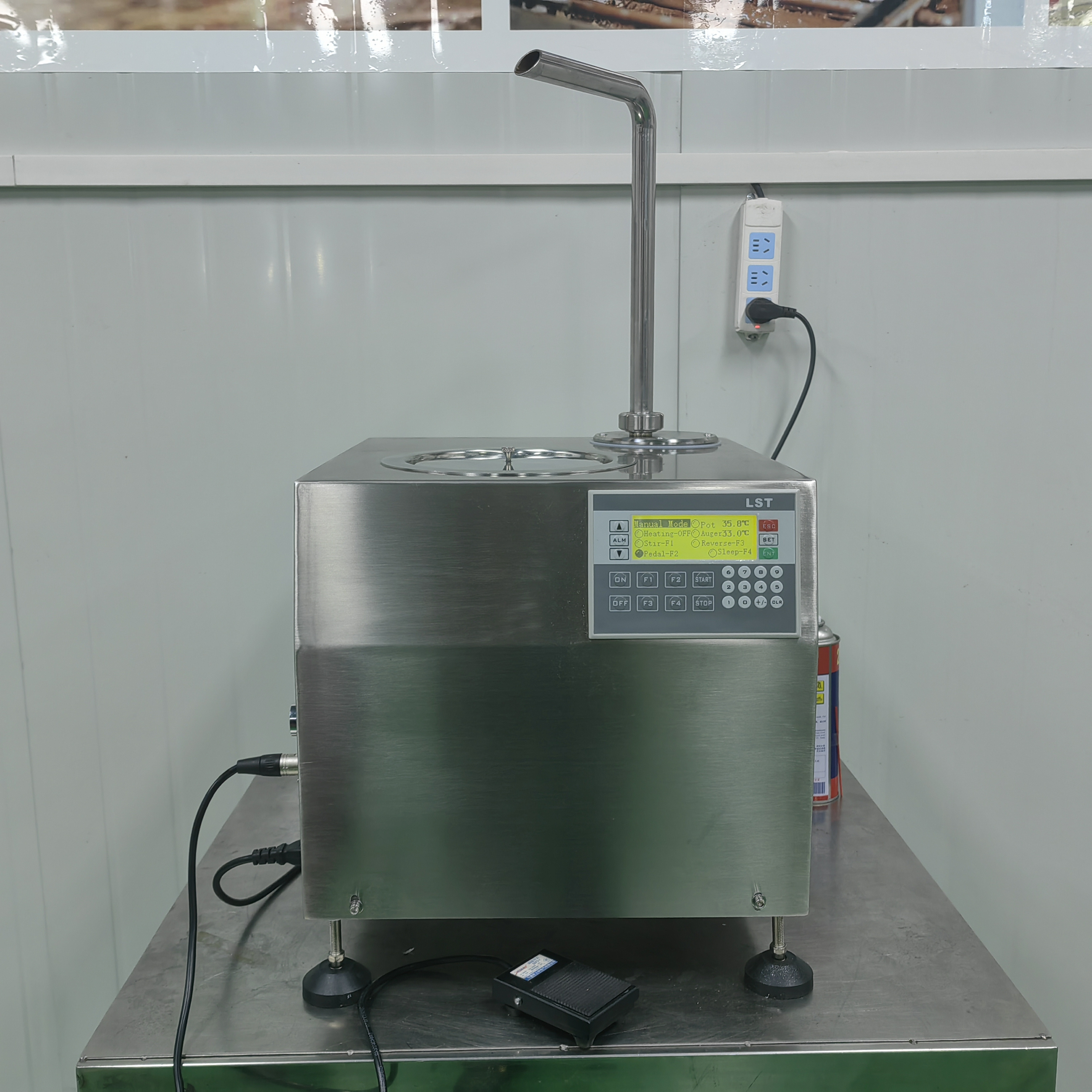 Automatic Hot Chocolate Machine Small chocolate spray machine chocolate dispenser