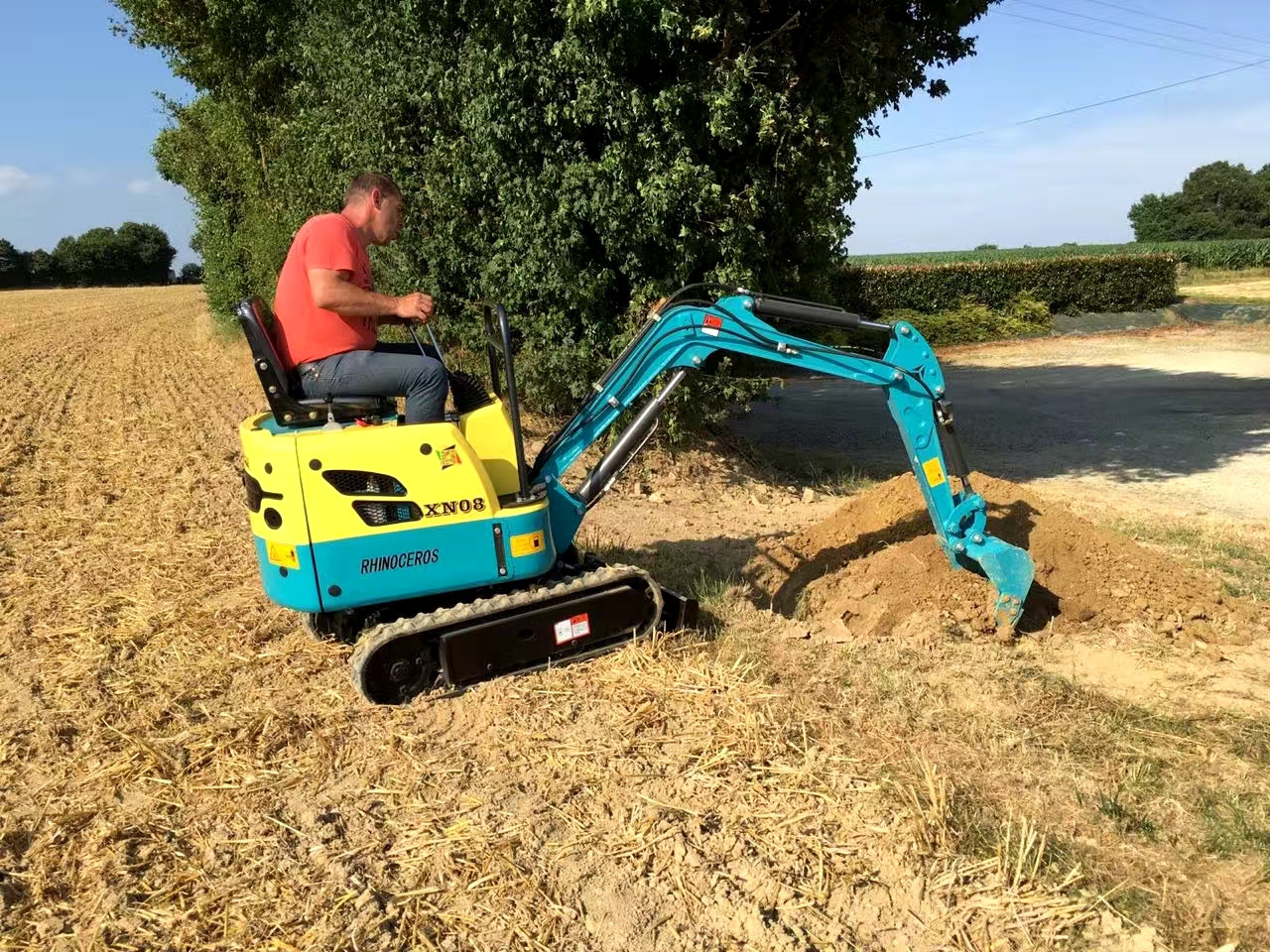 Small size outdoor construction micro bagger cheap mini excavator with canopy