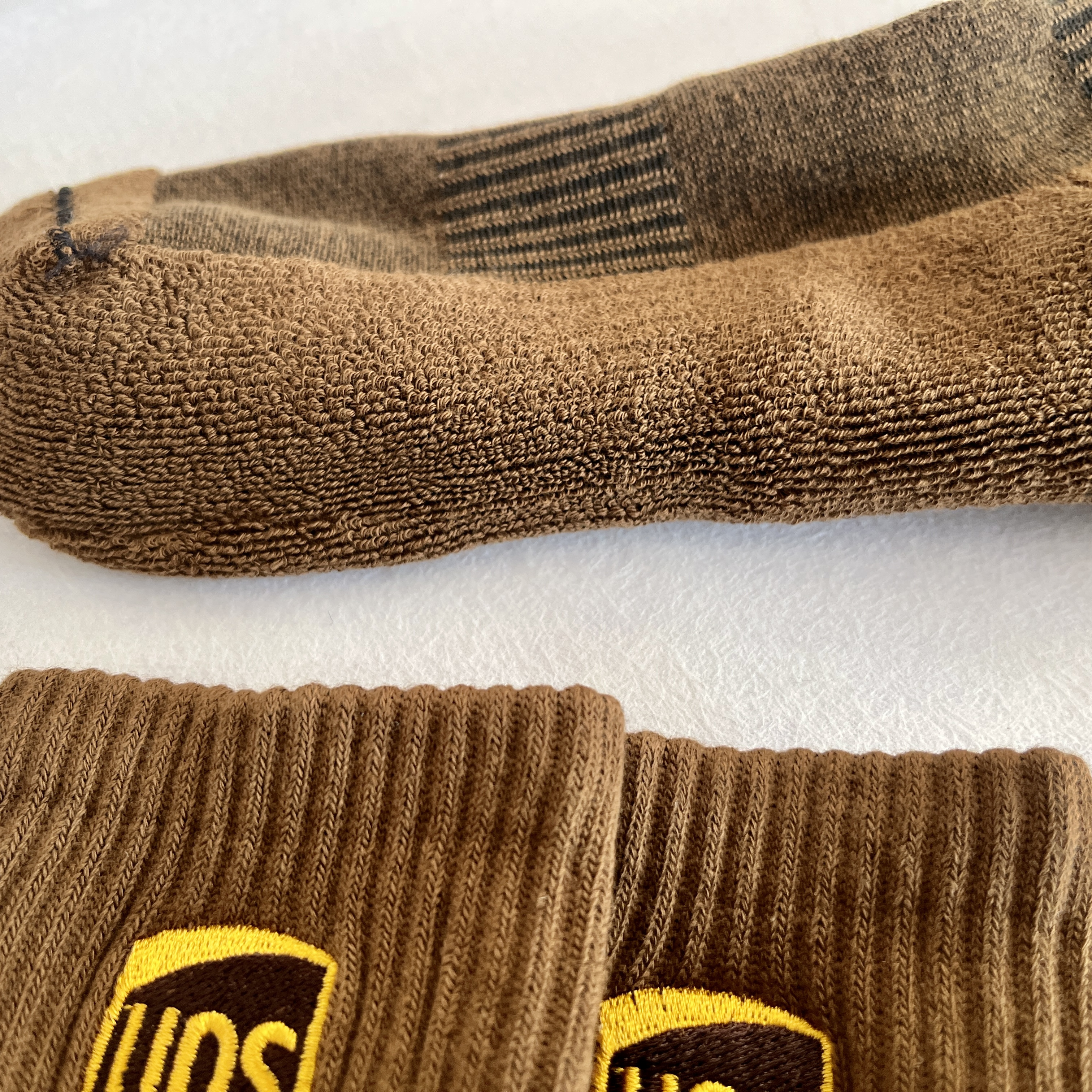 Custom Wholesale Newest Design UPS Logo Brown Anklet Socks High quality socks