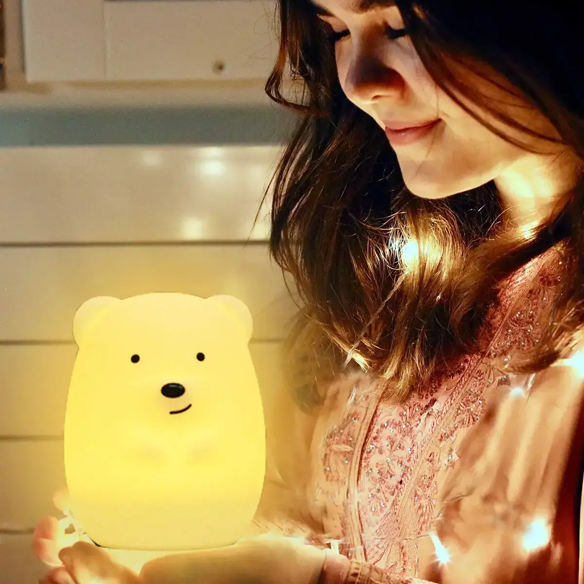 Cute Portable Bedrooms Living Rooms Night Light Custom Remote Control 16 Colors Children's Night Light For Kids Gift