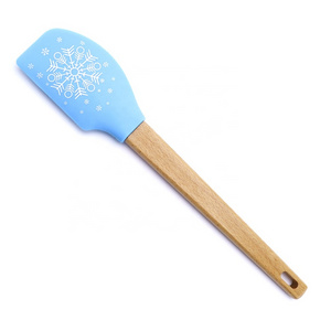 High Quality Personalized Offset Christmas Snowflake Pattern Wooden Handle Cake Spatula