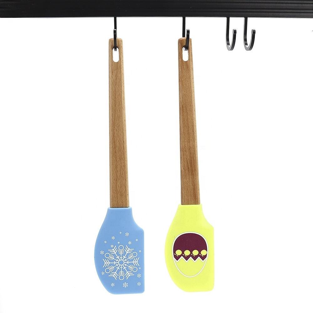 High Quality Personalized Offset Christmas Snowflake Pattern Wooden Handle Cake Spatula