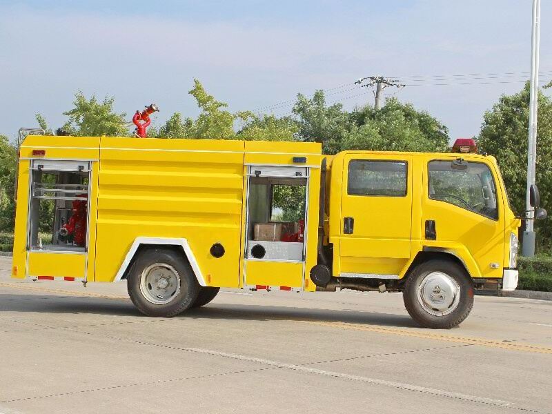 2024 brand new ISUZU elf npr 3 ton 4x2 water and foam tank fire truck for sale