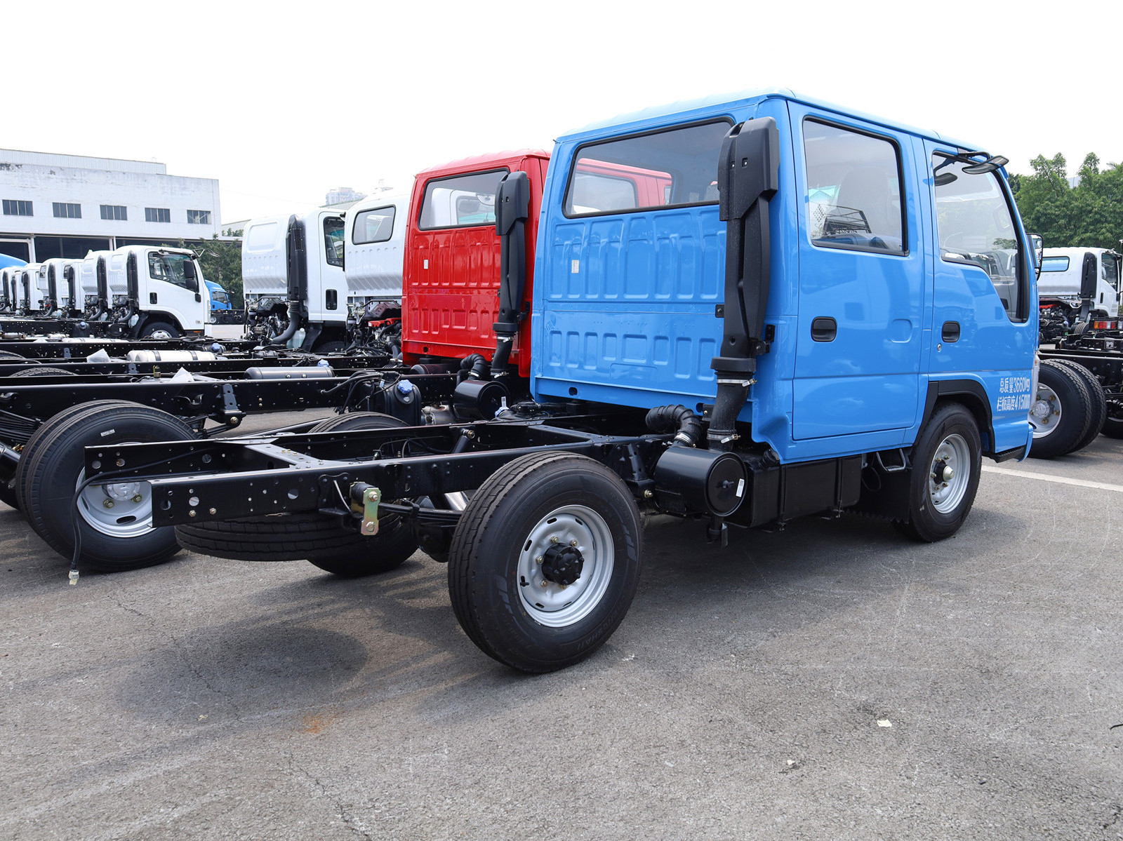 Left hand drive camion ISUZU mini camion 4x2 with best price cargo truck for sale