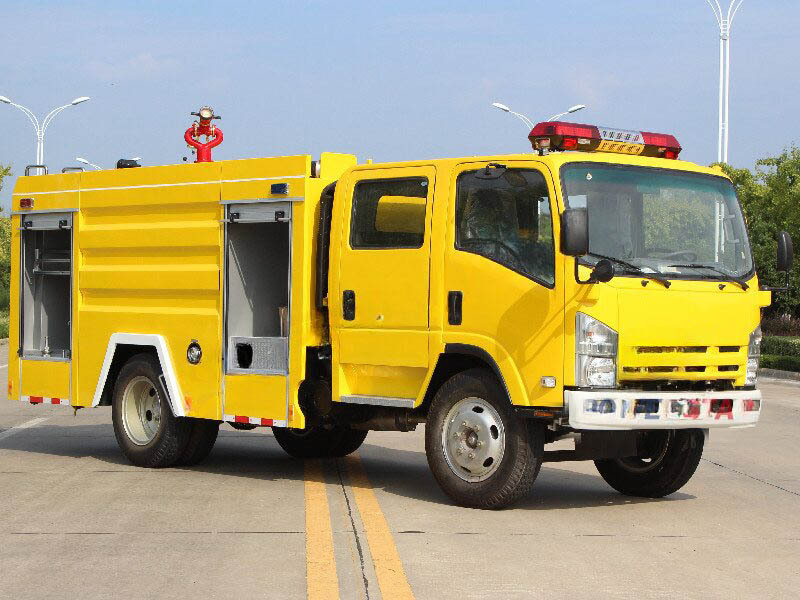 2024 brand new ISUZU elf npr 3 ton 4x2 water and foam tank fire truck for sale