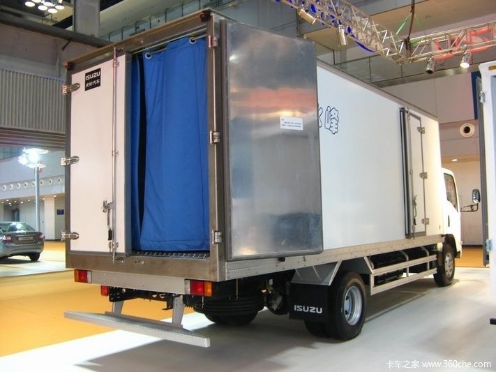 ISUZU refrigerated trucks thermo king freezer truck box 4.8 ton frozen food Japan 16ft refrigerator cars for sale