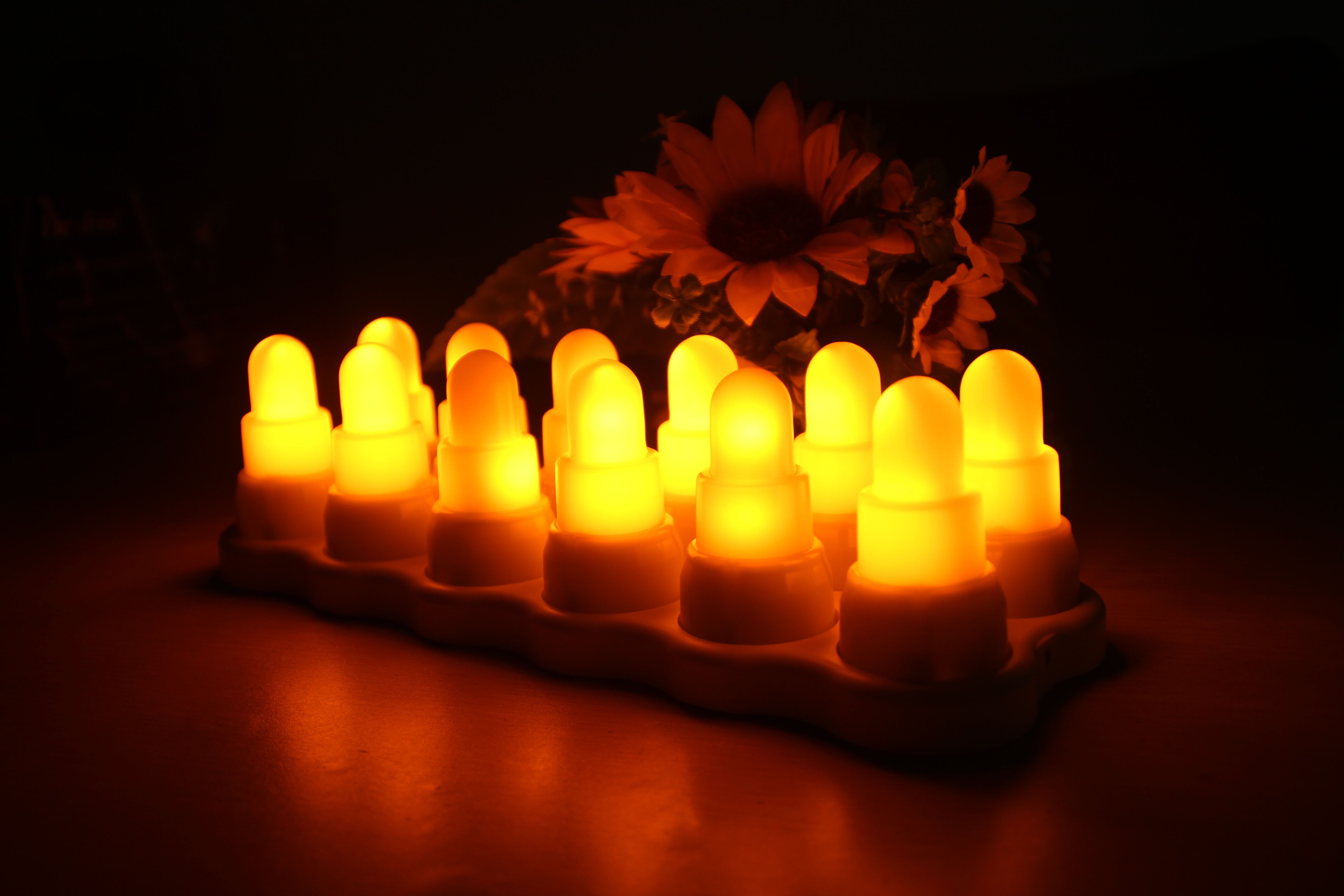 New item wireless rechargeable decorative led  light flameless flicker table tealight candle