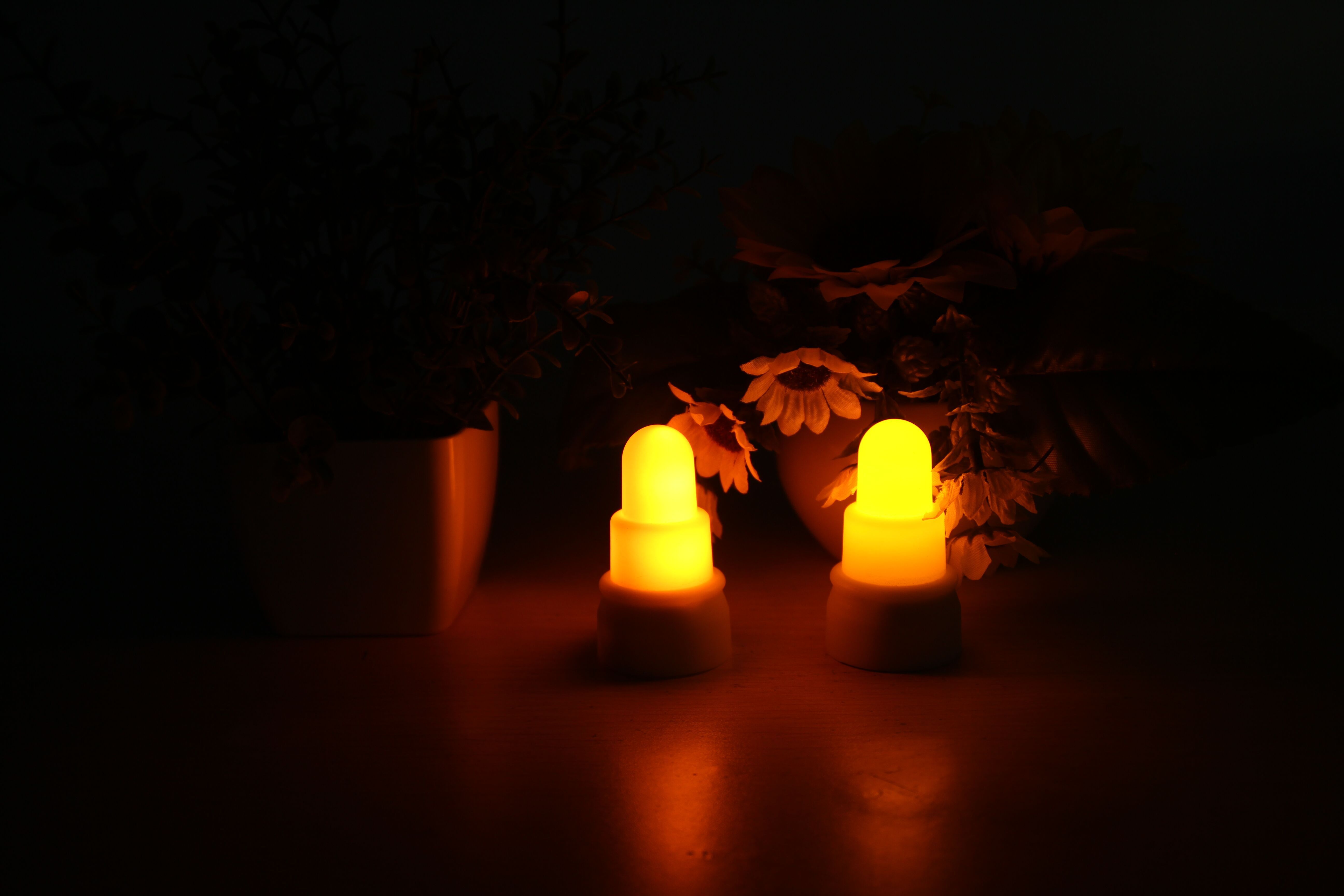 New item wireless rechargeable decorative led  light flameless flicker table tealight candle