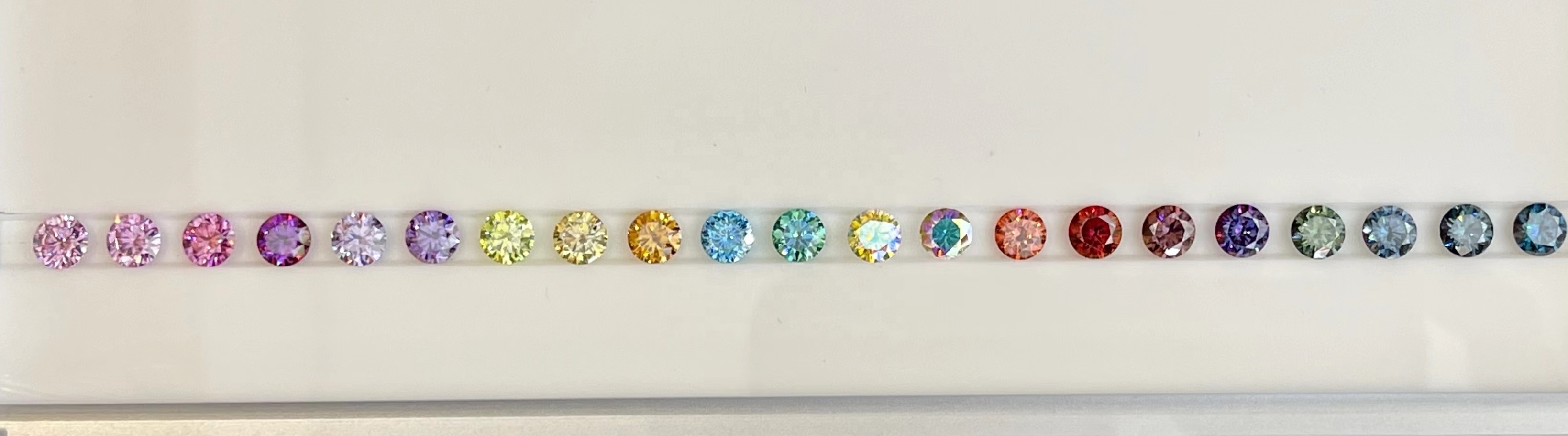 Goldstones Wholesale Color Moissanite 0.1-5ct Pink Purple Green Yellow Blue Moissanite 3-11mm Round Colored Moissanite